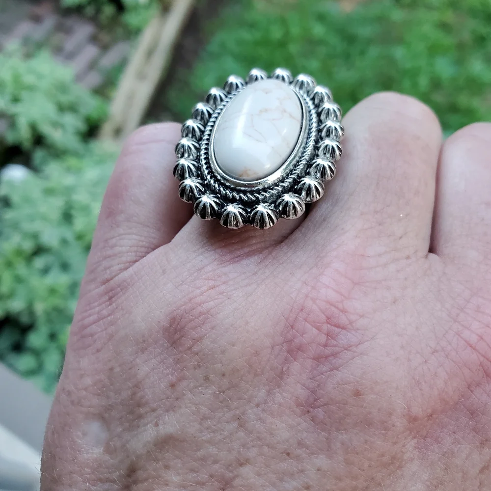 Free Spirit Boho Native South Western People Oval Sunburst bead Stretch Ring Nwt